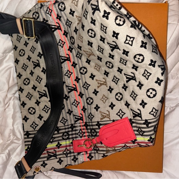 Louis Vuitton CheChe Bohemian Handbag Monogram Jacquard - Picture 6 of 10